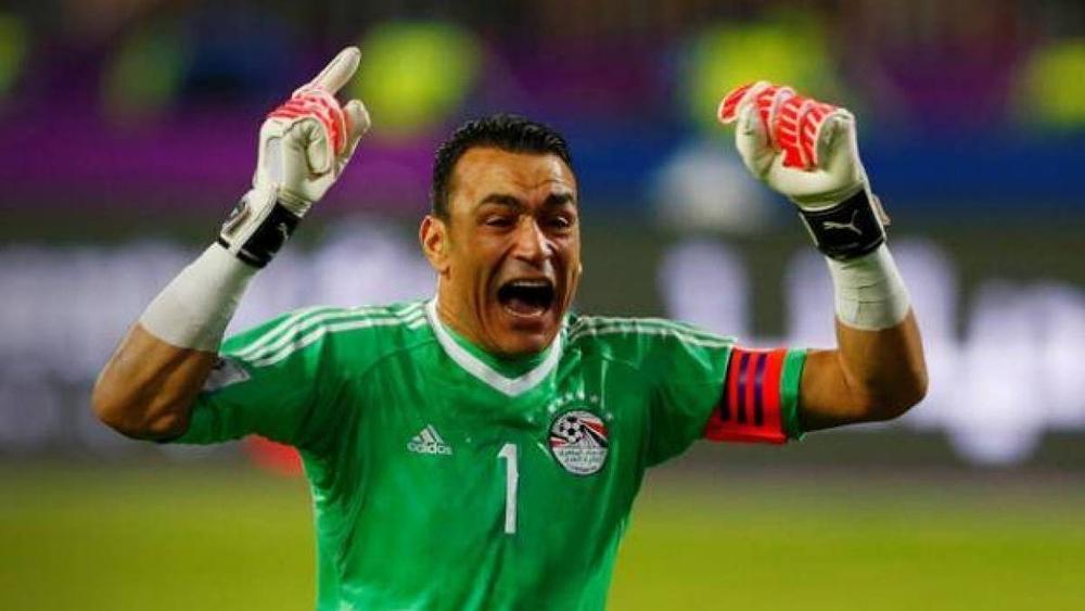 عصام الحضري (47 عاما) يؤكد "احتمالية" عودته للميادين من جديد!