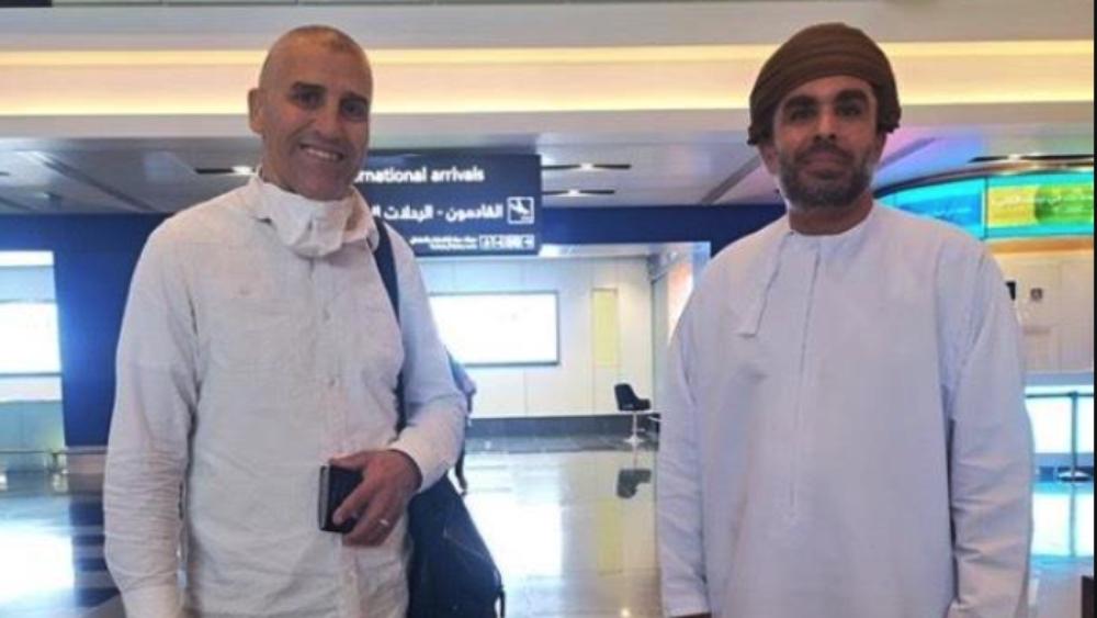 خيري يصل إلى عمان تمهيداً لتولي تدريب فريق صحار