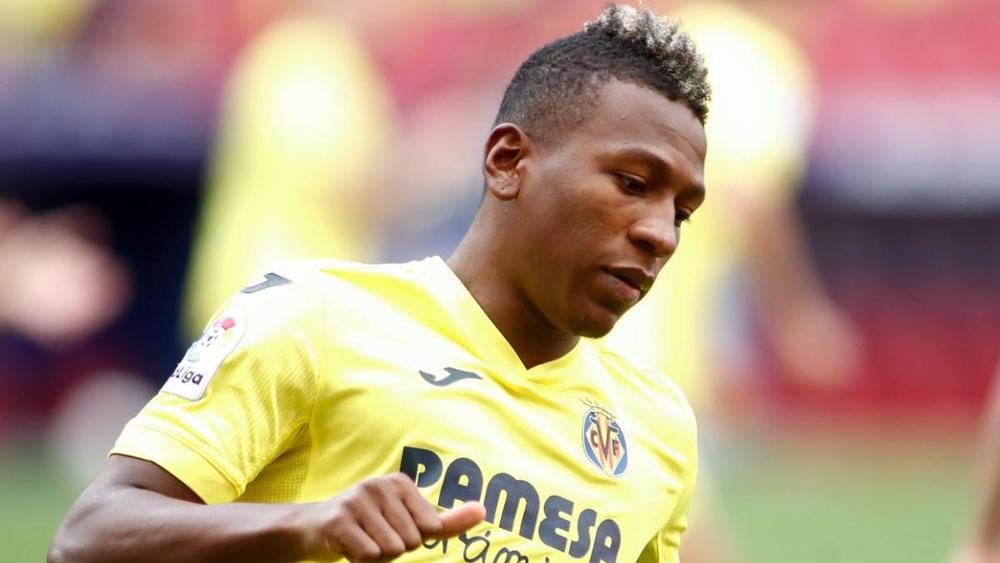 لاعب فياريال يستعيد "حقائبه وجواز سفره" بعد إطلاق "نداء" عبر "تويتر"!