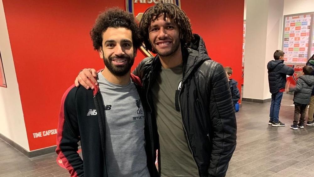 رغم إصابتهما بـ"كورونا".. صلاح والنني يعودان إلى إنجلترا في طائرة "مجهزة طبيا"