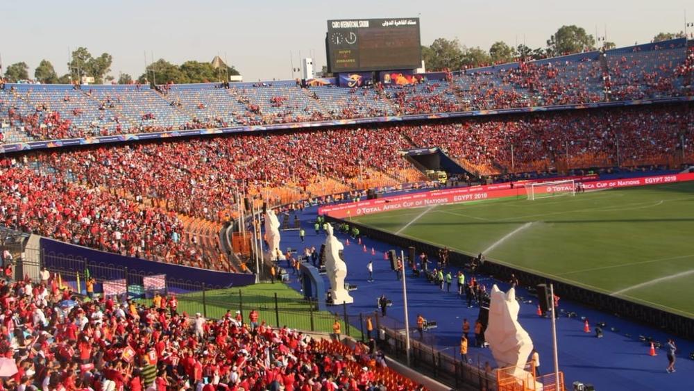 عضو في الاتحاد المصري لكرة القدم: "الكاف وافق على حضور 10 آلاف مشجع في نهائي دوري أبطال أفريقيا"