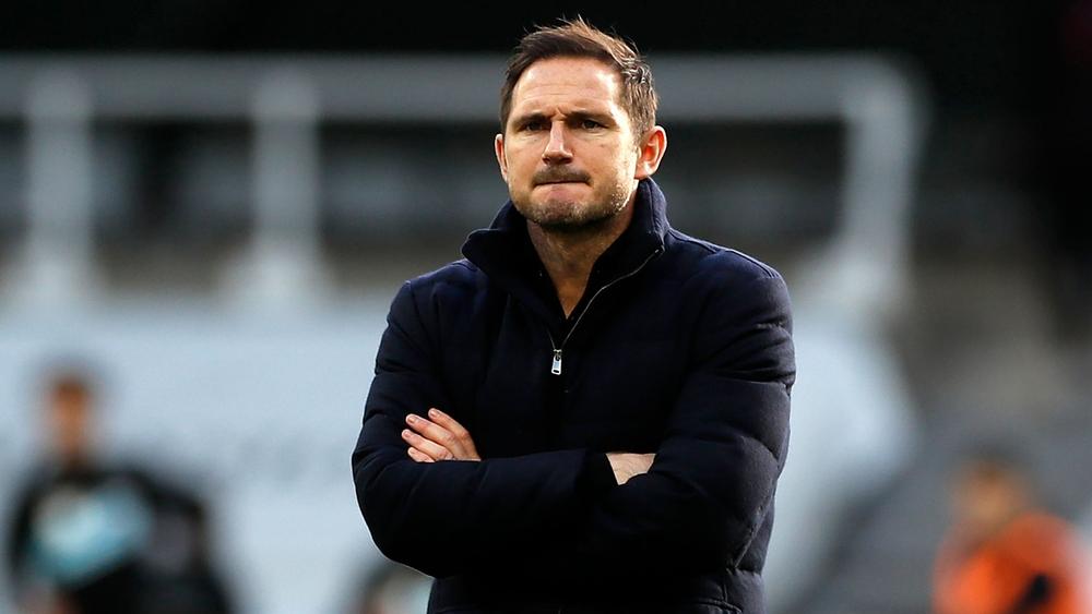 لامبارد: "مهمتنا الأولى تقليص الفجوة مع مانشستر سيتي وليفربول"