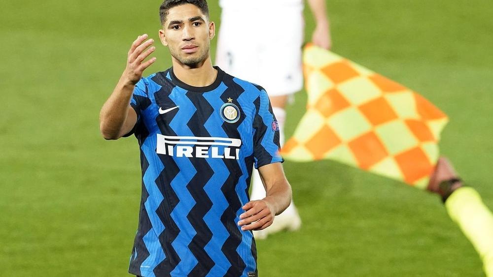 وكيله: "علينا الانتظار لرؤية أفضل نسخة من حكيمي ونابولي أراد التعاقد معه قبل انتقاله إلى الإنتر"