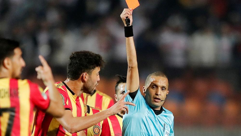 المغربي رضوان جيد يقود نهائي دوري أبطال أفريقيا والزامبي سيكازوي في غرفة الـ"VAR"