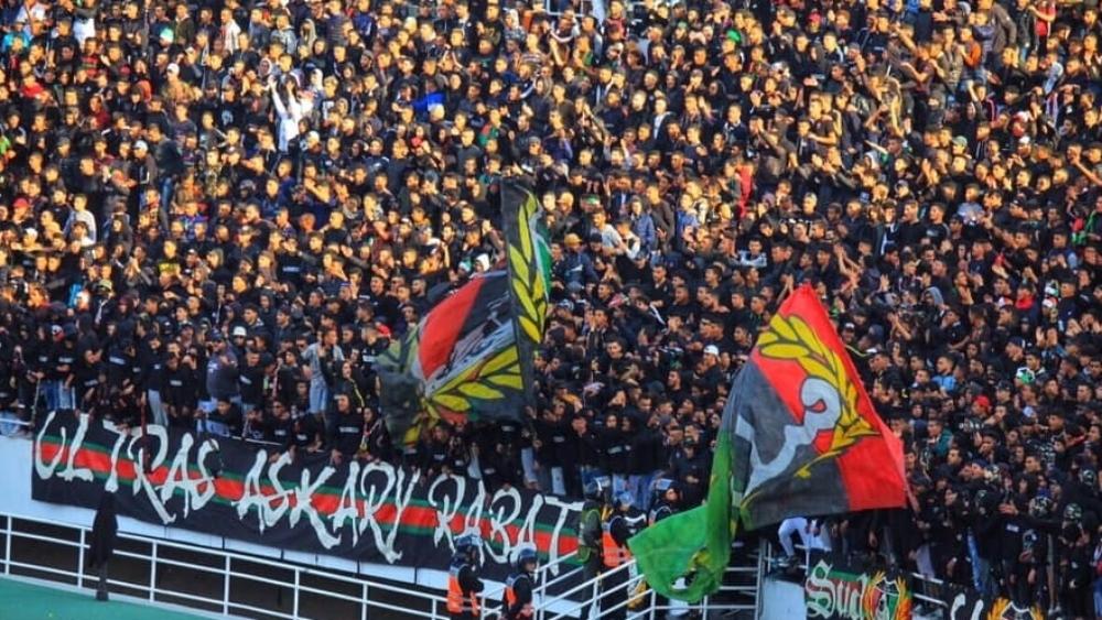 "ألتراس عسكري" تصف إقالة كاتبيْ الجيش الملكي بـ"المراوغة" وتجدد مطالبها برحيل "أضلاع التسيير" داخل النادي