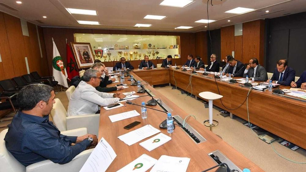 الجامعة تحصر الحضور الإعلامي في شخصين وتحمل مسؤولية التنظيم للمسؤول الإعلامي الخاص بالنادي المستقبِل