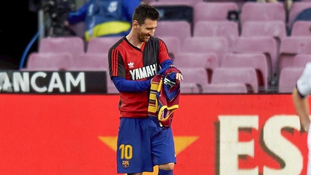 بسبب احتفاله بـ"قميص مارادونا".. ميسي يتسبَّب في غرامة مالية لناديه برشلونة!