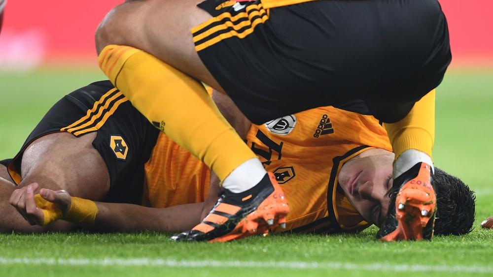 بعد إصابته بـ"كسر في الجمجمة".. خيمينيز نجم ولفرهامبتون يخضع لعملية جراحية ناجحة