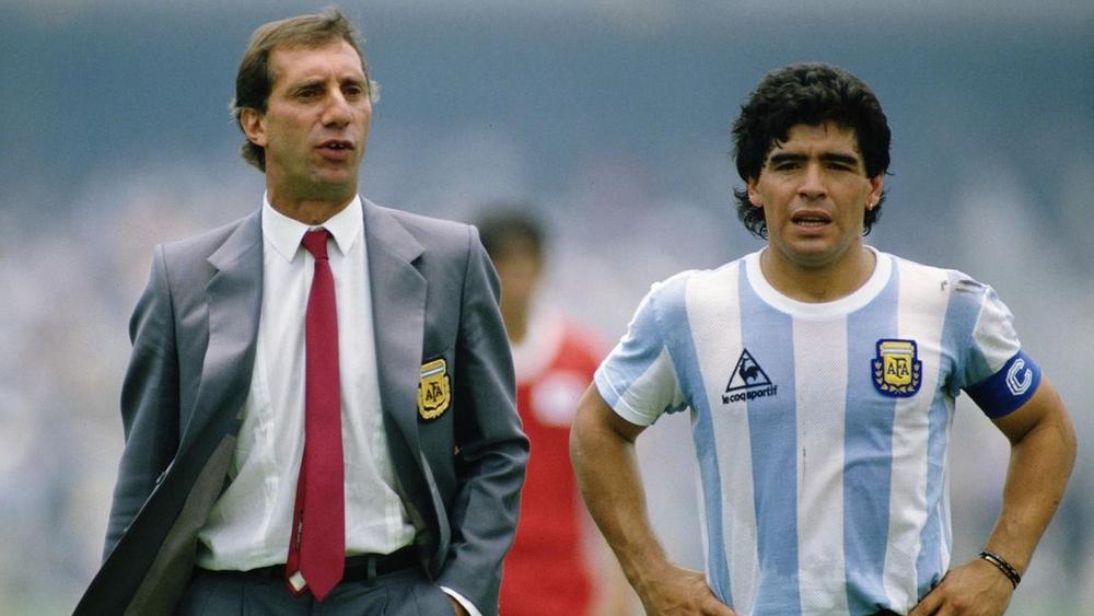 خوفًا على صحته.. شقيق بيلاردو يؤكد: "كارلوس لا يعلم بعد نبأ وفاة دييغو مارادونا!"