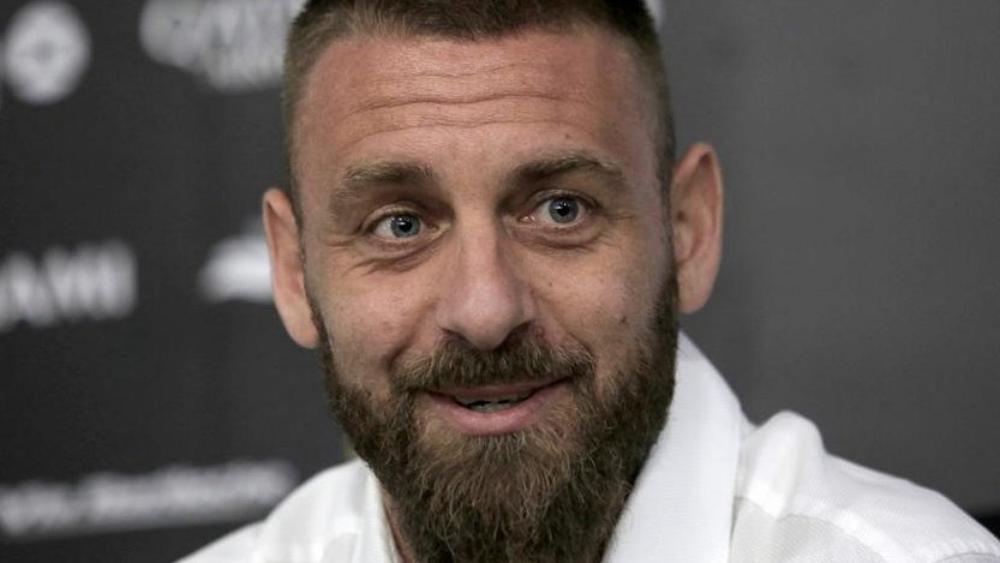 دي روسي وفان دير فارت يشاركان في سحب قرعة "تصفيات أوروبا" المؤهلة لمونديال 2022