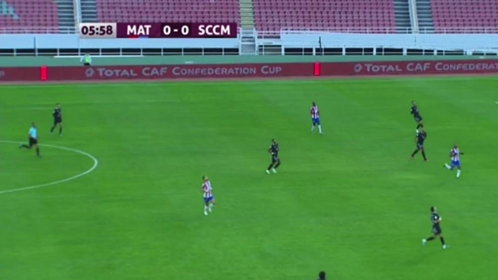 لوحة إشهارية لـ"كأس الكونفدرالية" في قلب مباراة الدوري الاحترافي إنوي بين الماط وش.المحمدية!