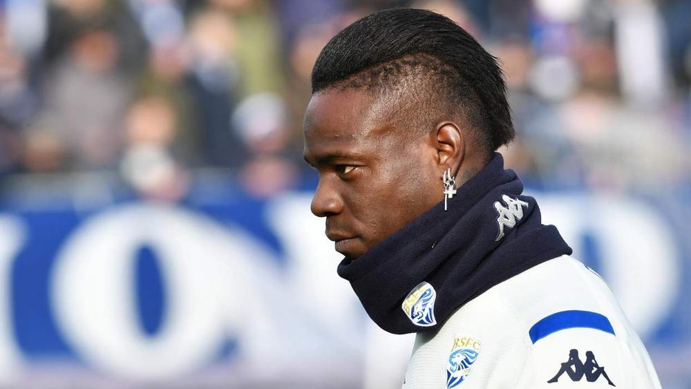 بالوتيلي يخضع للفحص الطبي مع نادي مونزا المملوك لبرلسكوني