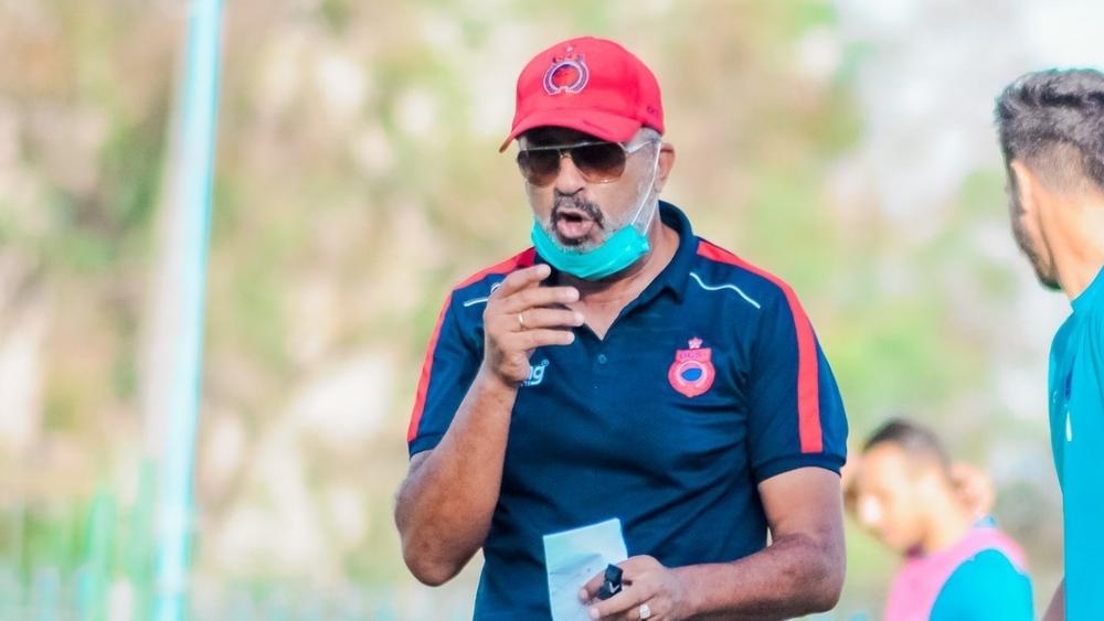 السكتيوي: "انهزمنا في طنجة بسبب أخطاء دفاعية.. لازلنا في بداية الطريق ولن ألوم اللاعبين"