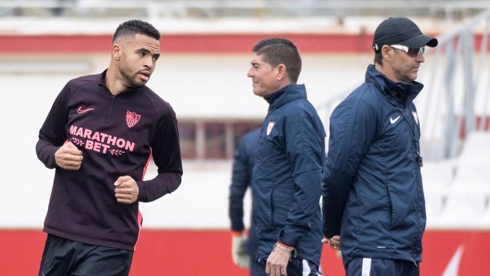 مدرب إشبيلية: "النصيري فتى شاب تطور كثيراً ويَعْمل بِجدّ.. لكنه مُطالب بمواصلة التحسُّن"