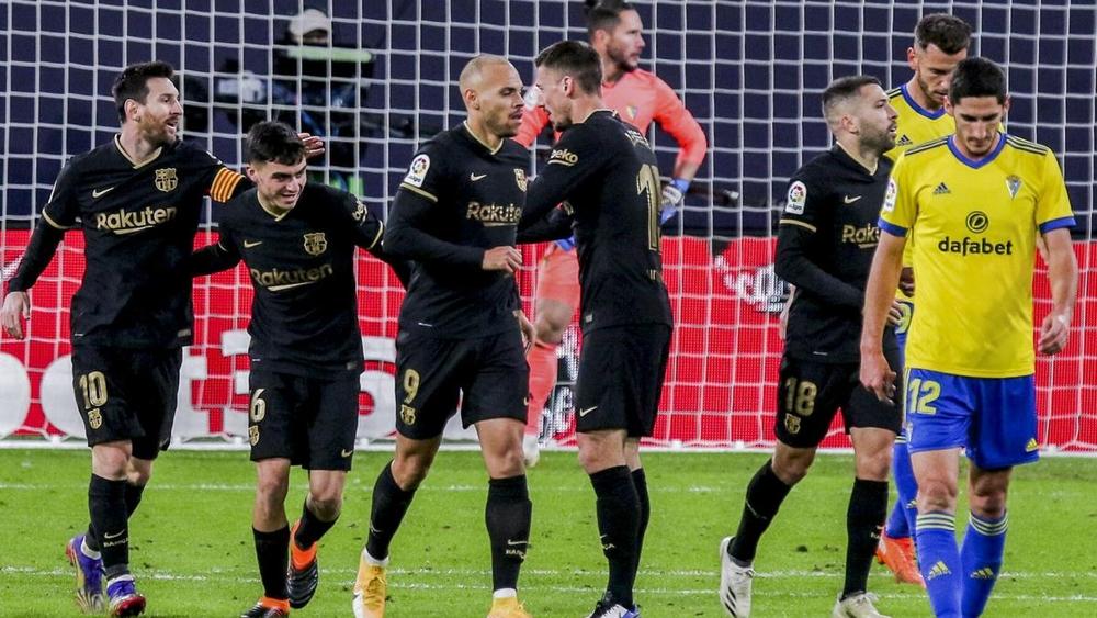 لاعبو برشلونة يخفضون رواتبهم بقيمة 172 مليون يورو