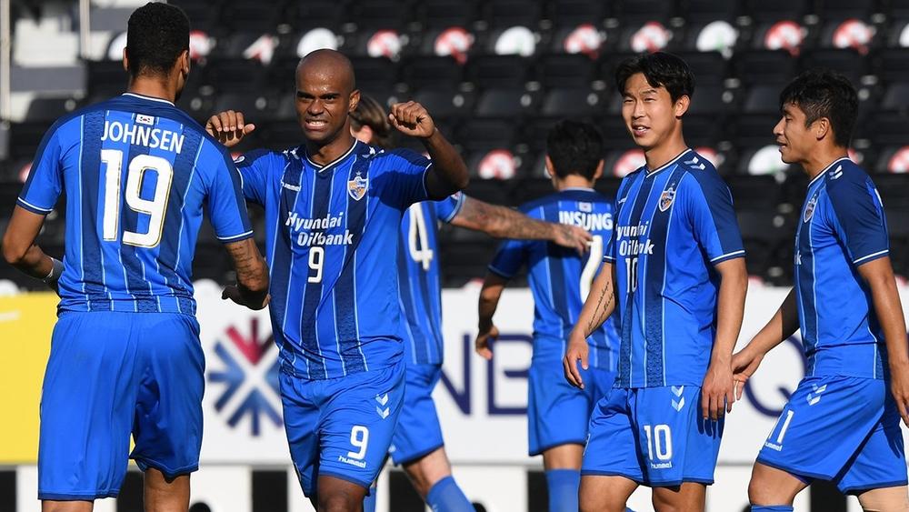 أولسان الكوري الجنوبي يضرب موعداً مع برسيبوليس الإيراني في نهائي دوري أبطال آسيا