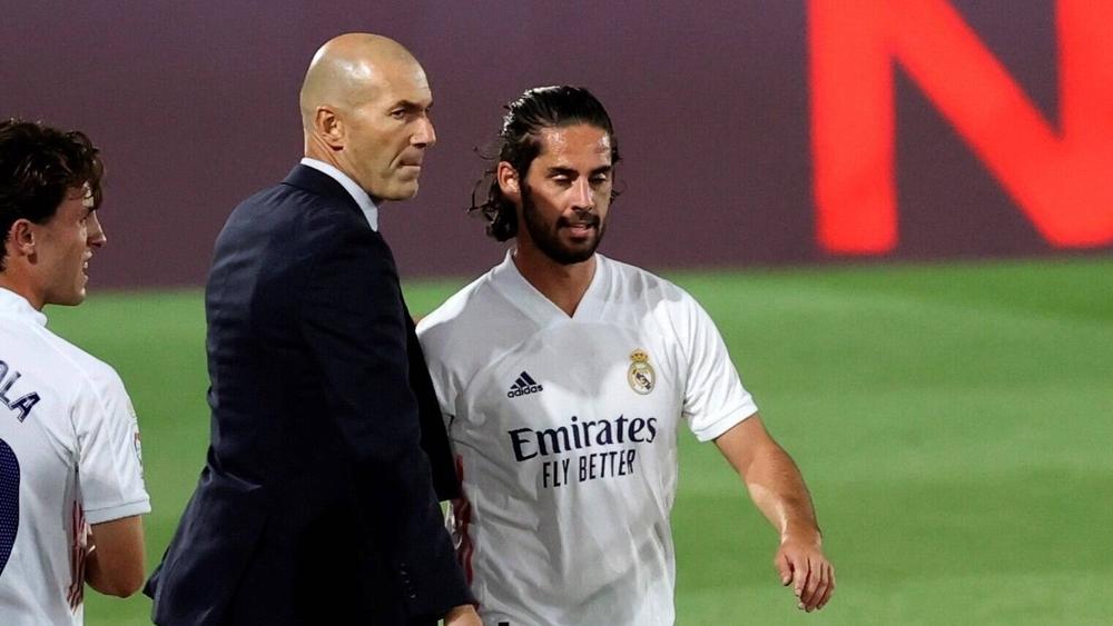 زيدان: "مواجهة أتالانتا؟ أفكر في مباراة الغد.. إيسكو لا أمنحه الفرصة ليلعب كثيرا وأشعر بالأسف على لاعبي فريقي"