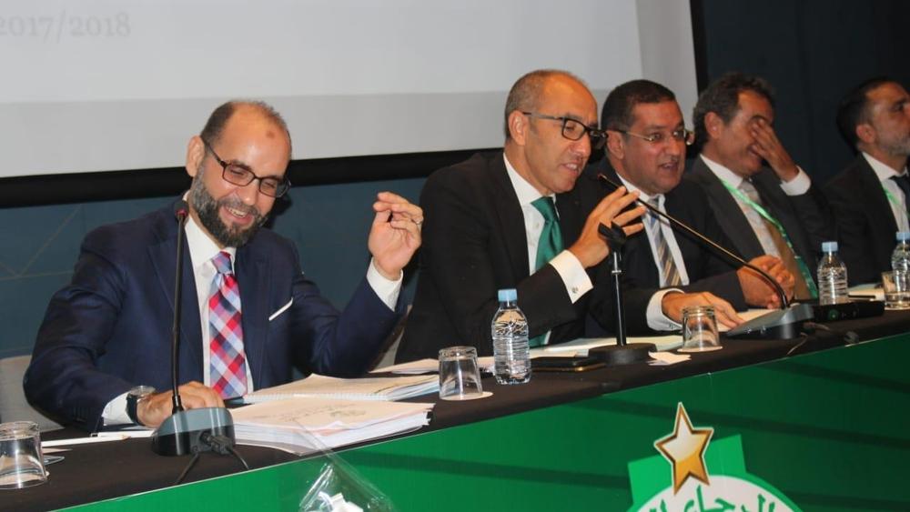 بعد الزيات.. استقالات بـ"الجملة" في المكتب المديري لنادي الرجاء الرياضي