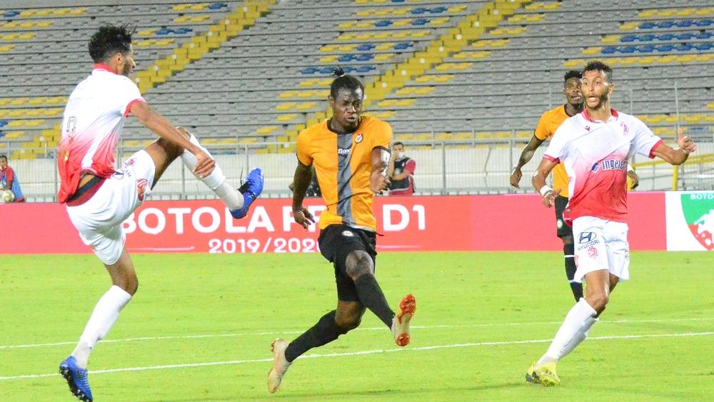 نتائج قرعة دور الـ32 لكأس العرش.. الوداد ضيف على أ.خريبكة والرجاء يستضيف الفائز من مباراة "الواف" و"الكاك"