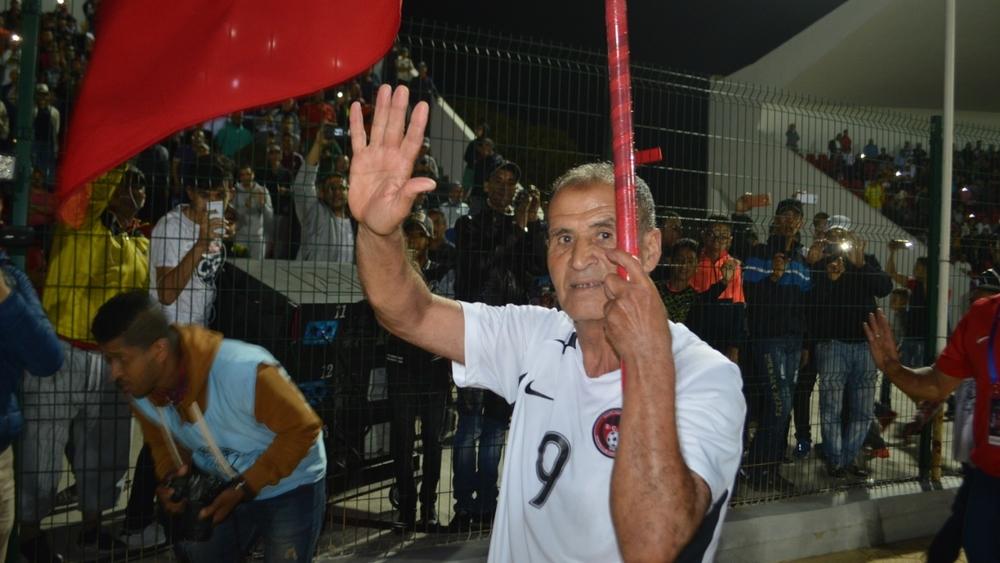 فيروس "كورونا" يُصيب الأسطورة فرس وأسرته وحالة الدولي السابق مُستقرة