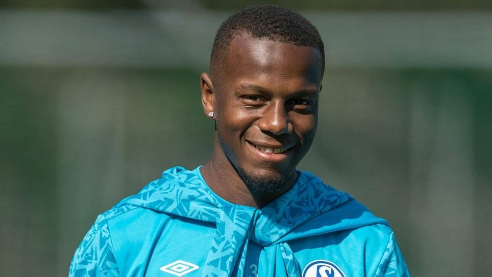 منديل وبوجلاب أساسيان أمام بيلفيلد وحاريث يبدأ من دكة البدلاء