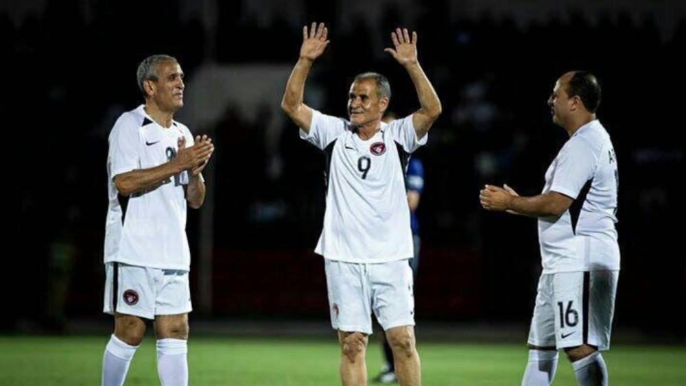 إبن أحمد فرس لـ"البطولة": "والدي حالته مستقرة.. ونُناشد الجميع الدّعاء لشفائه من كورونا"