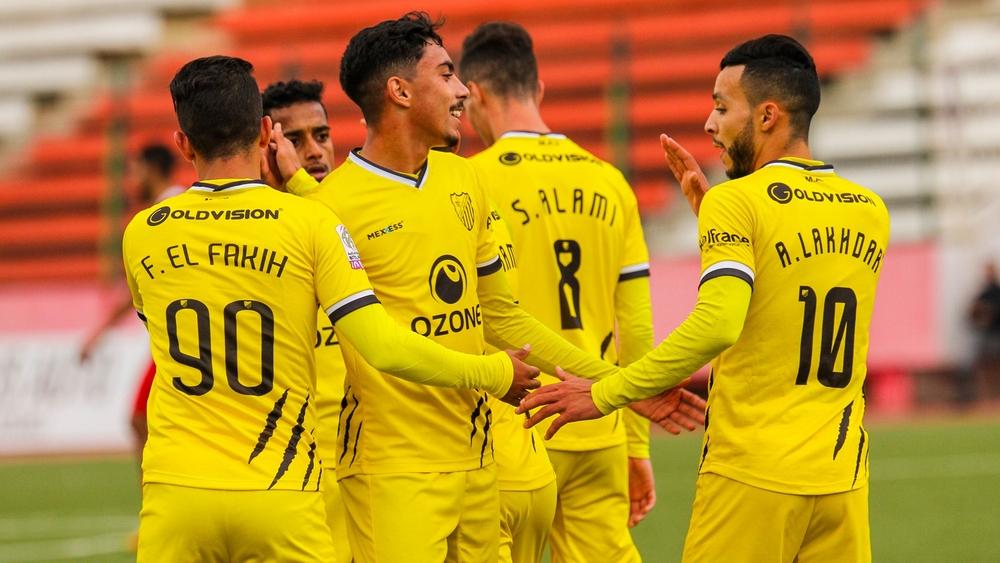 باستثناء النيجيري سيكيرو.. المغرب الفاسي يحل بالجديدة بمعظم أسمائه تأهبا لمواجهة الدفاع الحسني