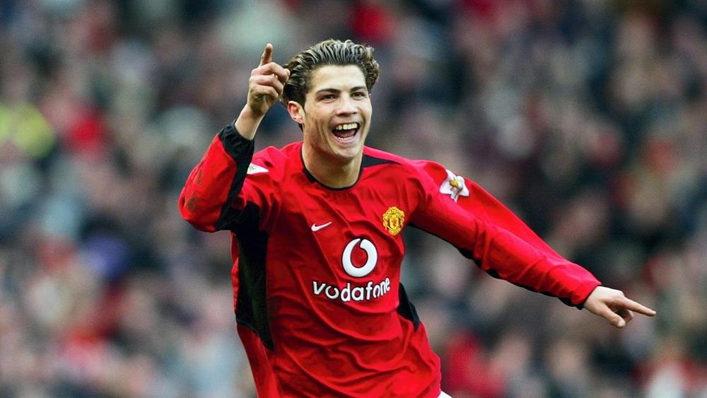 متفوقا على هنري وكانتونا.. كريستيانو رونالدو "أفضل صفقة" في تاريخ الدوري الإنجليزي الممتاز