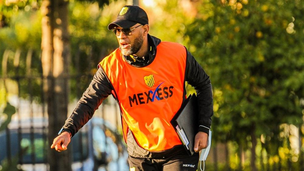 مُناصرون لـ"الماص" يُحمّلون مسؤولية الهزيمة أمام الوداد للمدرب جريندو ويصفون قراءته بـ"الغير موفقة"