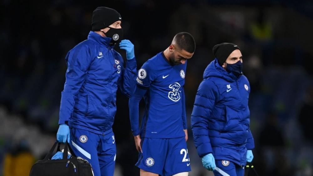 غياب حكيم زياش يتواصل.. النجم المغربي لن يكون حاضرا اليوم أمام أستون فيلا