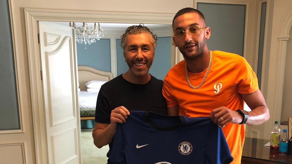 حوار خاص/ وكيل أعمال زياش لـ"البطولة": "حكيم سيُقدِّم عطاءً أكبر لتشيلسي مستقبلا.. ورغبة البلوز في ضمِّه بشدة حسمت الصّفقة"