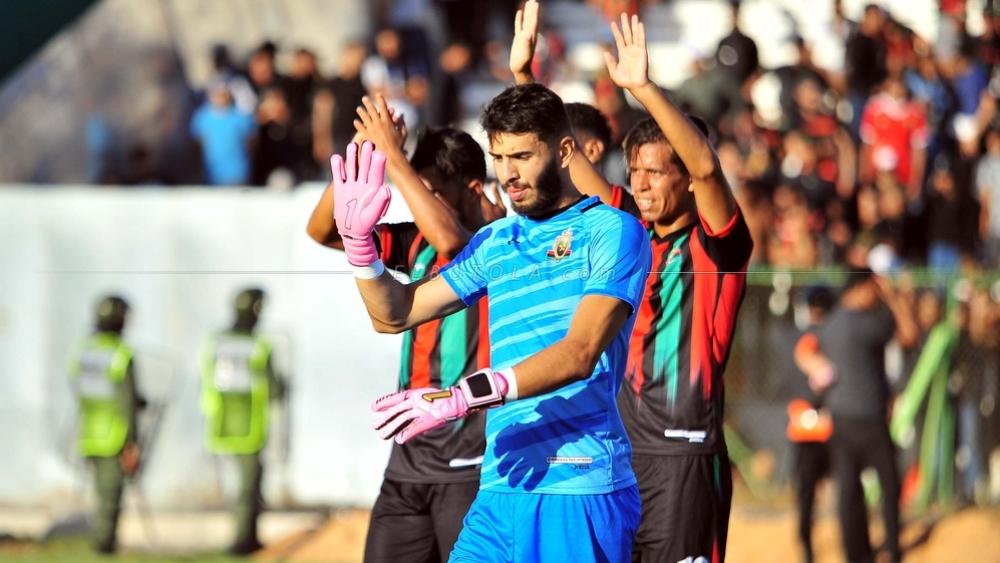 بعد بلاغ سابق لإدارة الكوكب تؤكد فيه تنازل باعيو عن 45% من مستحقاته.. حارس الجيش الملكي يلجأ إلى لجنة" النزاعات" ضد ناديه السابق