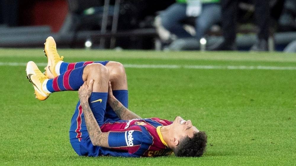 رسميا/ برشلونة يؤكد نجاح العملية الجراحية لكوتينيو وغيابه لـ 3 أشهر!