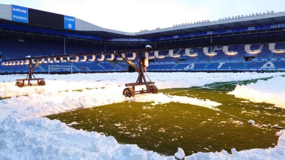 بالفيديو/ مباراة ألافيس وأتلتيكو مدريد "مهددة" بالتأجيل بسبب "الثلوج"!
