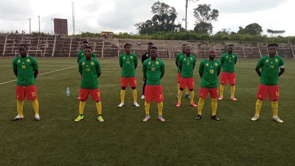 تحضيرا لـ"الشان".. لاعب المنتخب الكاميروني يسقط "مغمى عليه" أثناء مباراة ودية إثر تعرضه لـ"أزمة قلبية"!