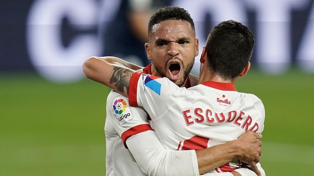 النصيري يواصل التألق أمام ريال سوسيداد ويسجل "هاتريك"