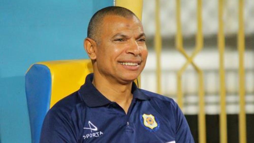 مدرب الإسماعيلي: "مباراة الرجاء بمثابة مهمة وطنية ونخشى أن تؤثر الأحوال الجوية على ظروف المواجهة"