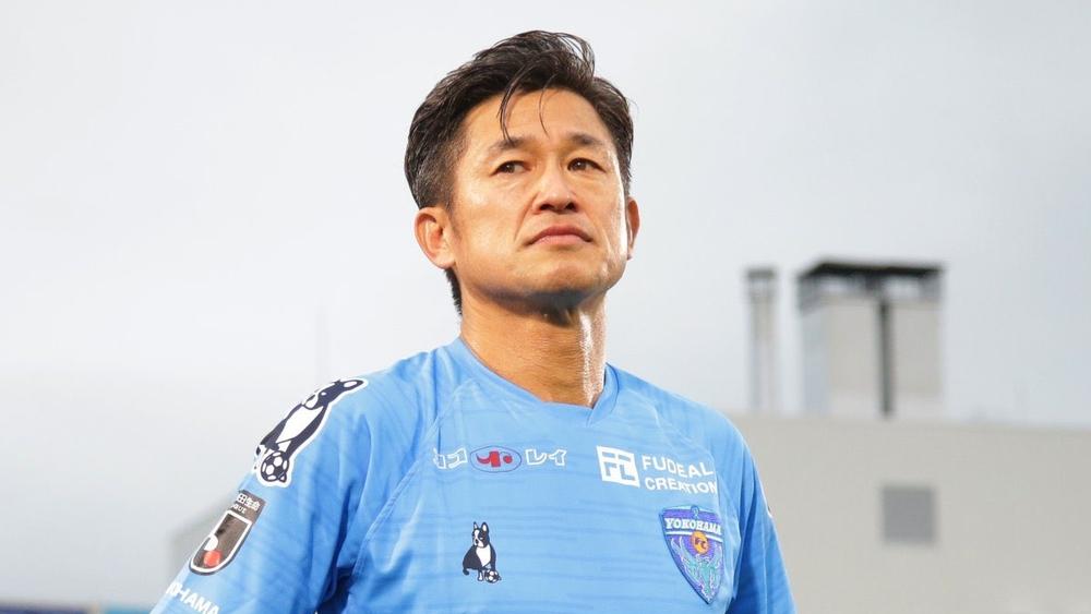 "كازويوشي ميورا" يمدد عقده ويقرر اللعب لغاية الـ 54 من عمره.. اللاعب الياباني يستعد لخوض موسمه الـ 36!