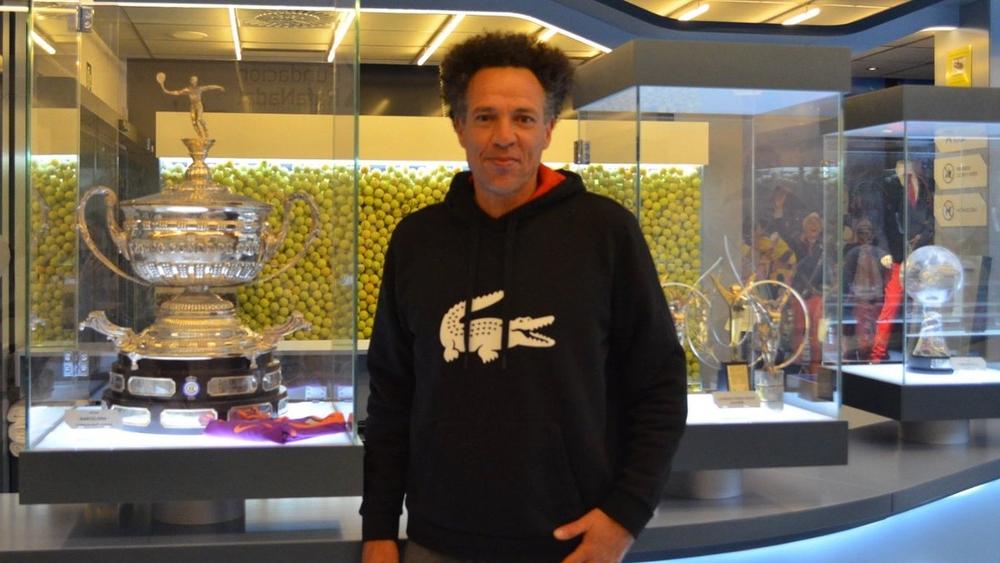 العيناوي يزور أكاديمية "نادال" والمؤسسة تستحضر مواجهاته أمام "رافا"