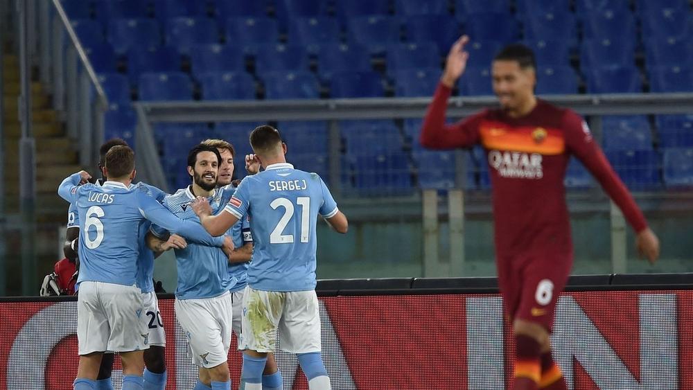 لاتسيو يحسم "ديربي العاصمة" الإيطالية ويحرم روما من الوصافة