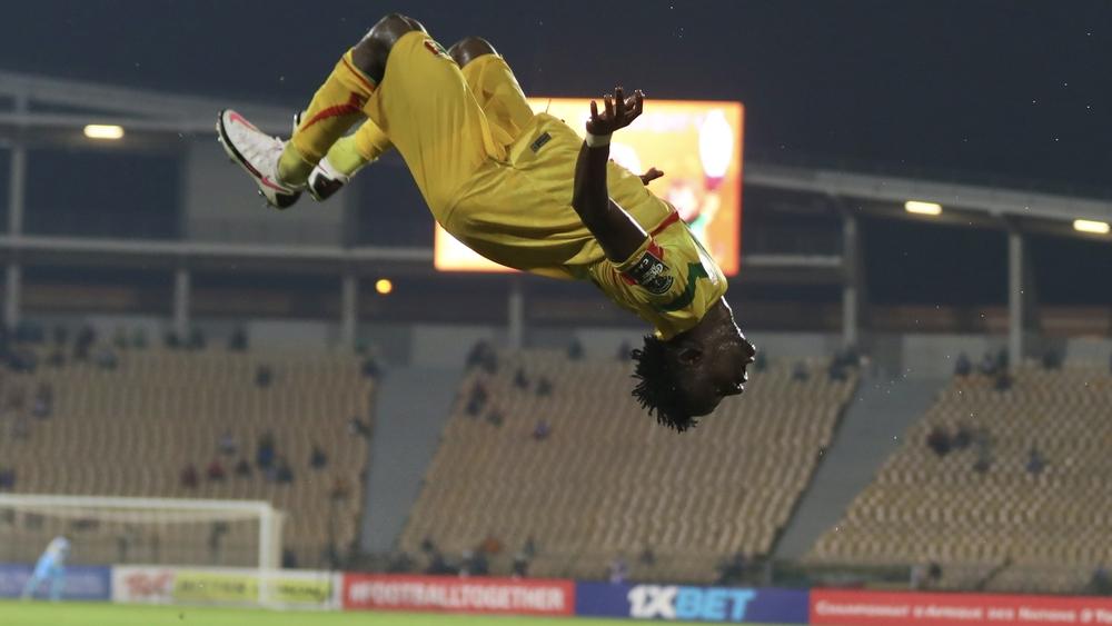 مالي تتخطى بوركينا فاصو بهدف نظيف وتزاحم الكاميرون في صدارة المجموعة الأولى من "الشان"