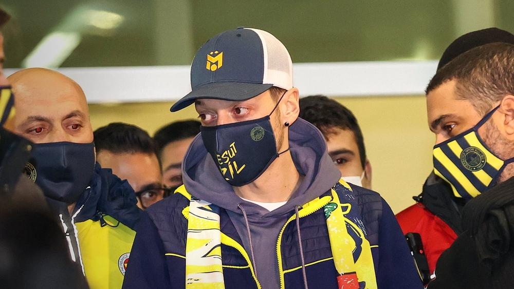 أوزيل: "حققت حلمي بالانتقال إلى فنربخشة"