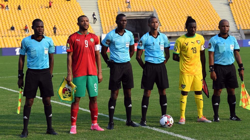 صحيفة "أفريك فوت: "جدل تحكيمي كبير في مباراة المغرب والتوغو.. الملغاشي حرم رحيمي من ضربة جزاء في الدقيقة الـ10 وعوضها بأخرى خيالية!"