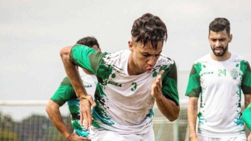 بعد إعارته إلى شباب المحمدية .. إدراة الرجاء تفاوض فيدي لتمديد عقده رفقة "النسور"