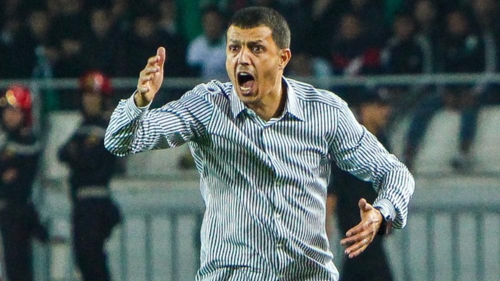 السلامي: "سأغير طريقة تعاملي مع اللاعبين بعد أحداث مراكش ونحمل أربعة عناصر مسؤولية ما يقع داخل مستودع الملابس"