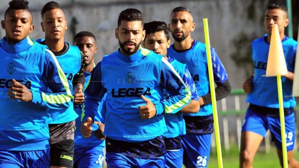 السلطات المحلية ترفض الترخيص للرجاء الرياضي بالتدرب في "ملعب مولاي رشيد"