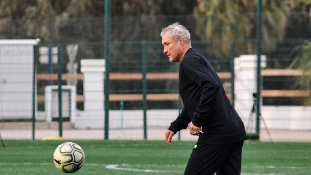 مدرب المولودية: "فاجأني أداء اللاعبين ولازلنا نعاني من صعوباتٍ بدنيةٍ"