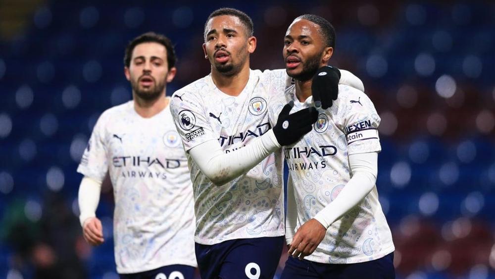 مانشستر سيتي يعبر بيرنلي بثنائية وليستر سيتي يفوز على فولهام بنفس النتيجة