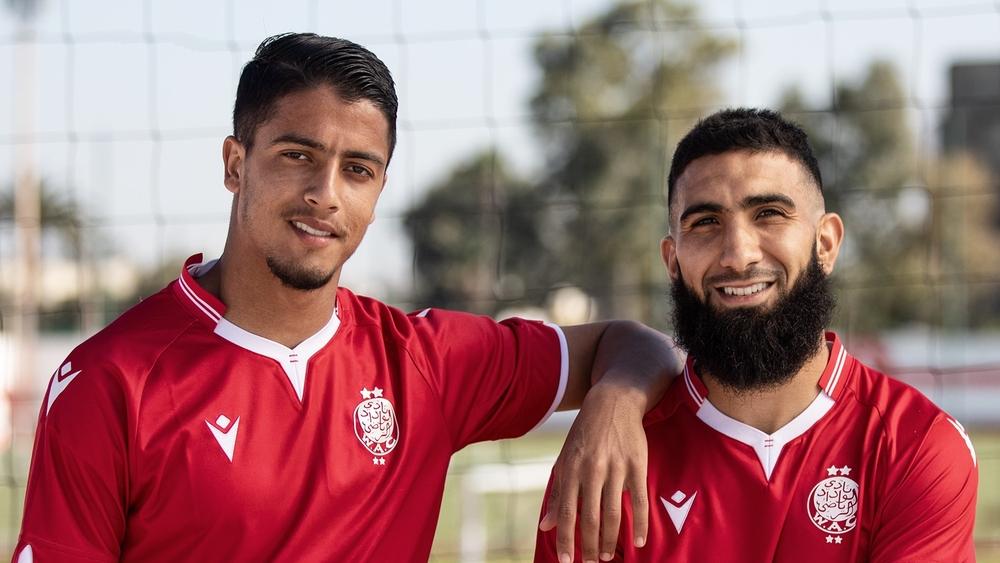 بعد الطريقة التي قُدّمت بها الأقمصة الجديدة.. جماهير الوداد تشيد بعمل الخلية الإعلامية والتواصل للنادي