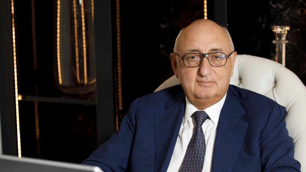 وكيل بيل: "لا نريد خوض حرب مع 'الفيفا'.. النادي الذي يدفع للاعب أموالا لا يستطيع تحملها فهو يملك مسؤولين أغبياء!"